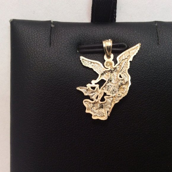 10k Yellow Real Gold Solid Men Saint Michael Archangel & the Devil Pendant 1.2gr - Picture 2 of 7